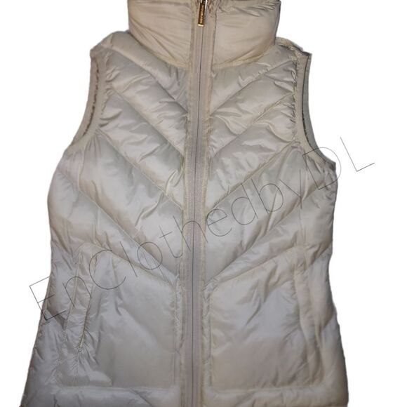 74_Michael KorsĀ Reversible Logo PrintāQuilted Vest - Picture 4 of 4